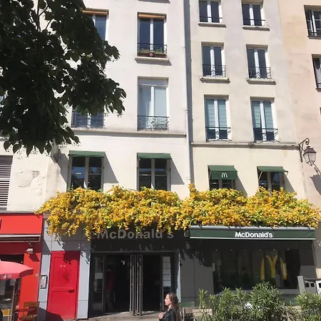 Apart Merryland Paris Chatelet-3