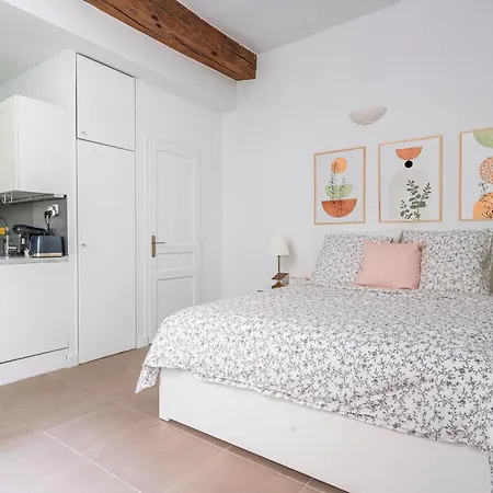 Apart Merryland Paris Chatelet-2