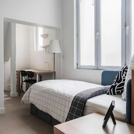 Apart Merryland Paris Chatelet-3